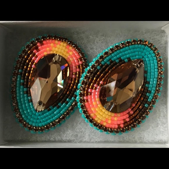 Jewelry - Native Hand Beaded Earrings (2”x1.5”) NEW